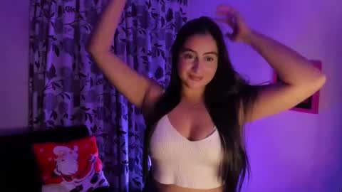 Snapshot of elaia222 chatting on December 21, 4:19 am Elaia online show from December 21, 4:19 am