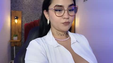 Elaia online show from November 26, 4:24 am