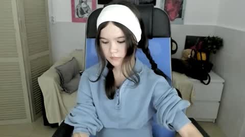 Snapshot of elainebeness chatting on October 1, 8:47 pm Your sweet girl online show from October 1, 8:47 pm