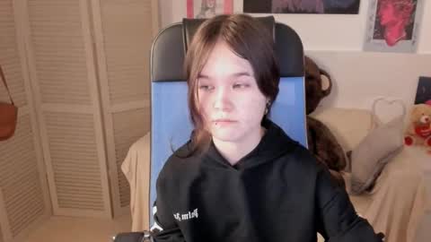 Snapshot of elainebeness chatting on September 19, 9:03 pm Your sweet girl online show from September 19, 9:03 pm