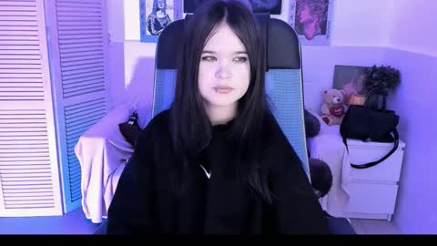 Snapshot of elainebeness chatting on October 26, 12:17 am Your sweet girl online show from October 26, 12:17 am