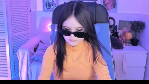 Snapshot of elainebeness chatting on October 27, 12:17 am Your sweet girl online show from October 27, 12:17 am