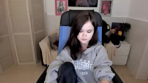 Snapshot of elainebeness chatting on September 30, 8:46 pm Your sweet girl online show from September 30, 8:46 pm