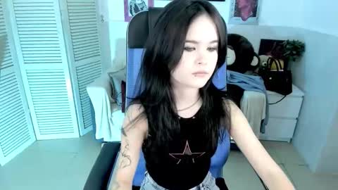 Snapshot of elainebeness chatting on October 7, 6:56 pm Your sweet girl online show from October 7, 6:56 pm