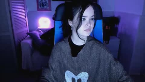 Snapshot of elainebeness chatting on October 14, 7:49 pm Your sweet girl online show from October 14, 7:49 pm