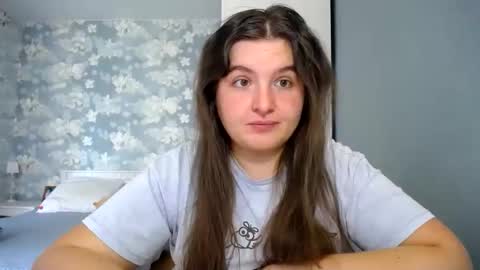 Elanis online show from April 22, 10:34 am