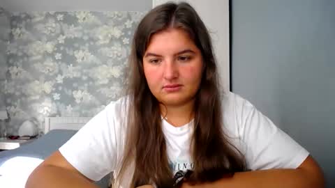 Elanis online show from September 19, 10:47 am