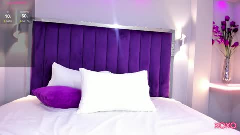 Snapshot of elaradusk chatting on September 19, 6:56 am Ela online show from September 19, 6:56 am