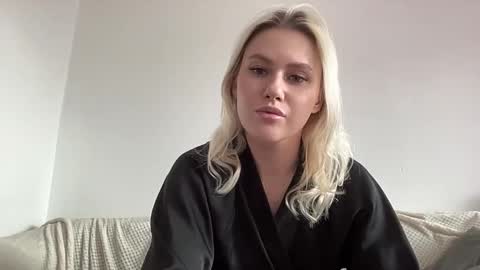 elaraluxxxe online show from September 24, 10:03 am