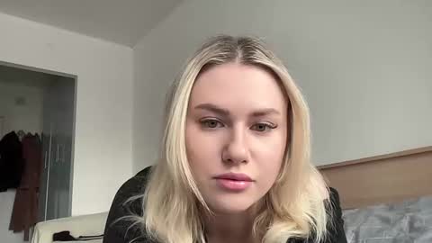 elaraluxxxe online show from February 19, 11:06 am