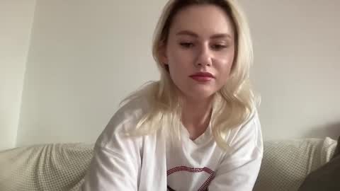 elaraluxxxe online show from October 21, 9:57 am