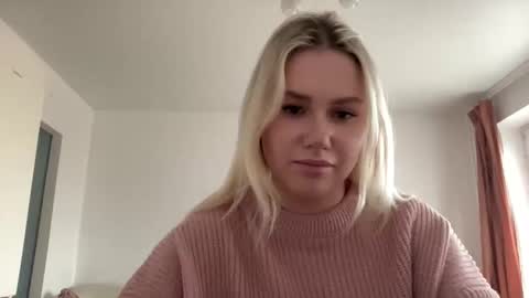 elaraluxxxe online show from February 14, 12:03 pm