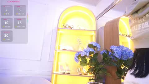 Snapshot of elasummeer chatting on October 28, 1:39 pm Elasummeer online show from October 28, 1:39 pm