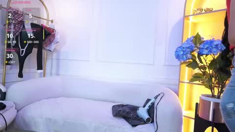 Snapshot of elasummeer chatting on September 20, 12:14 pm Elasummeer online show from September 20, 12:14 pm