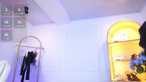 Snapshot of elasummeer chatting on October 16, 11:57 am Elasummeer online show from October 16, 11:57 am