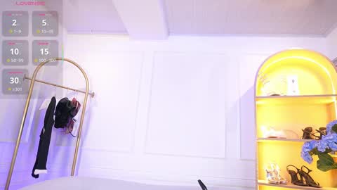 Snapshot of elasummeer chatting on October 20, 11:57 am Elasummeer online show from October 20, 11:57 am