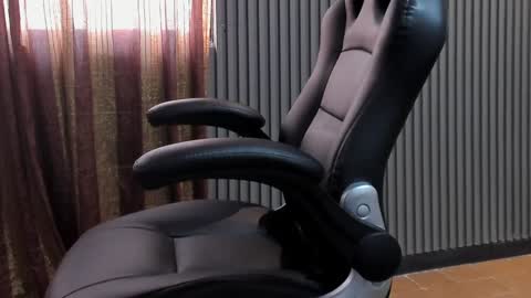 Electra online show from December 10, 11:32 am