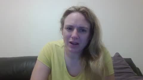 Snapshot of electric_lacey2 chatting on December 22, 10:47 pm electric_lacey2 online show from December 22, 10:47 pm