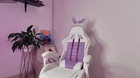 Snapshot of elektra_williams chatting on February 28, 11:34 pm elektra_williams online show from February 28, 11:34 pm