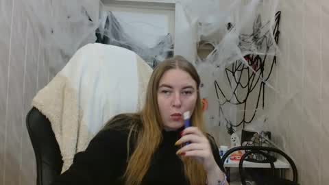 Snapshot of elena_maeer chatting on October 31, 9:13 am Elena online show from October 31, 9:13 am