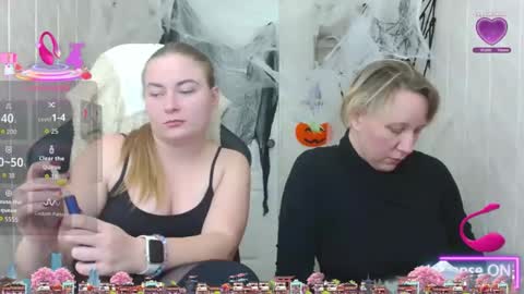 Snapshot of elena_maeer chatting on October 23, 4:46 pm Elena online show from October 23, 4:46 pm