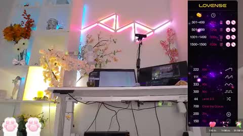 Snapshot of elena_marilyn chatting on September 18, 9:46 pm Elena online show from September 18, 9:46 pm