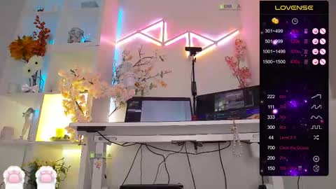 Snapshot of elena_marilyn chatting on October 11, 10:12 pm Elena online show from October 11, 10:12 pm