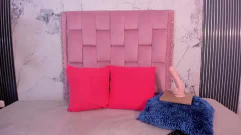 elena_wolff online show from January 9, 12:20 pm