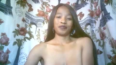 Snapshot of elenah0123 chatting on October 18, 7:22 am elenah013 online show from October 18, 7:22 am