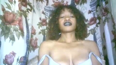 Snapshot of elenah0123 chatting on November 1, 6:50 am elenah013 online show from November 1, 6:50 am