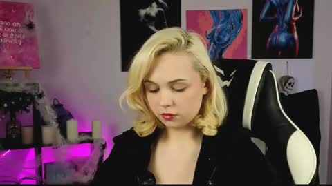 elenamonroee online show from November 2, 5:55 am