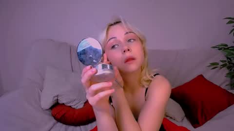 elenamonroee online show from November 29, 4:16 am