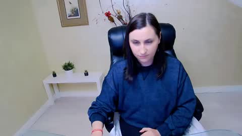 Snapshot of elenasworld chatting on February 19, 4:55 am Elena online show from February 19, 4:55 am
