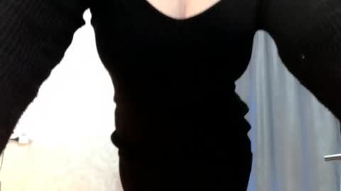 Snapshot of elenaza chatting on January 5, 6:56 pm elenaza online show from January 5, 6:56 pm