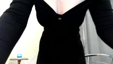 Snapshot of elenaza chatting on October 25, 1:52 pm elenaza online show from October 25, 1:52 pm