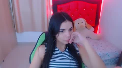 agnes online show from December 5, 5:39 pm