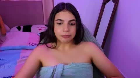 Snapshot of elenna_hotx chatting on October 31, 11:42 pm agnes online show from October 31, 11:42 pm
