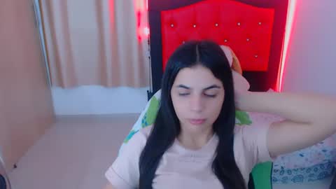 agnes online show from December 8, 6:06 pm
