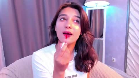 Snapshot of elfy_rare chatting on October 19, 1:57 pm Elfy online show from October 19, 1:57 pm