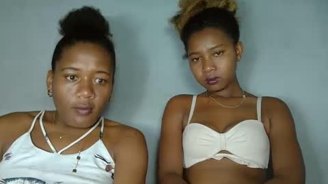 Snapshot of elia011 chatting on February 6, 9:28 pm elia011 online show from February 6, 9:28 pm