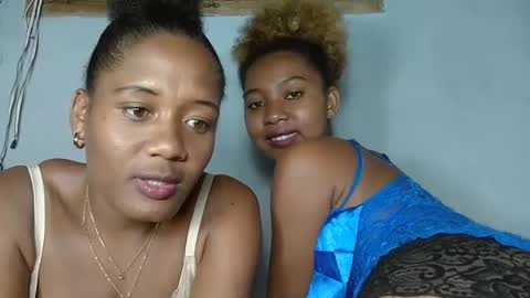 Snapshot of elia011 chatting on February 4, 5:23 pm elia011 online show from February 4, 5:23 pm