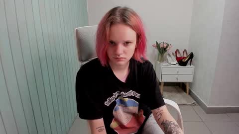 Snapshot of elieiza_xo chatting on September 19, 4:11 am elieiza_xo online show from September 19, 4:11 am