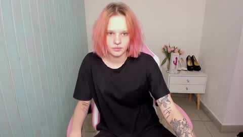 Snapshot of elieiza_xo chatting on October 4, 10:10 am elieiza_xo online show from October 4, 10:10 am