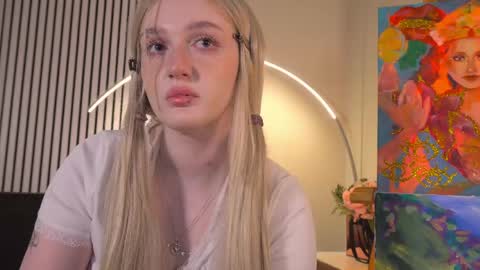 Ellie online show from April 18, 5:32 am