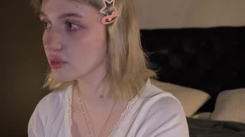 Ellie online show from March 27, 5:42 am