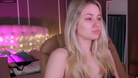 Elina online show from February 9, 1:01 am