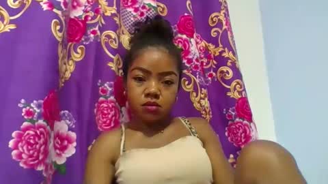 elinah630221 online show from March 1, 6:46 am