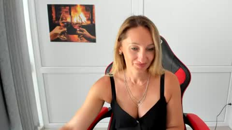 Milena online show from August 3, 9:04 am