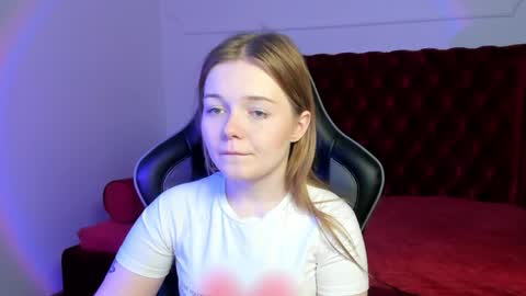 elinavale online show from May 25, 5:23 pm