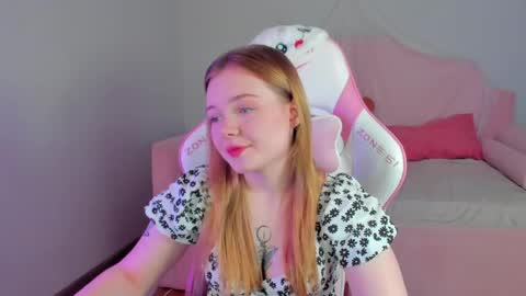 elinavale online show from May 10, 5:04 pm